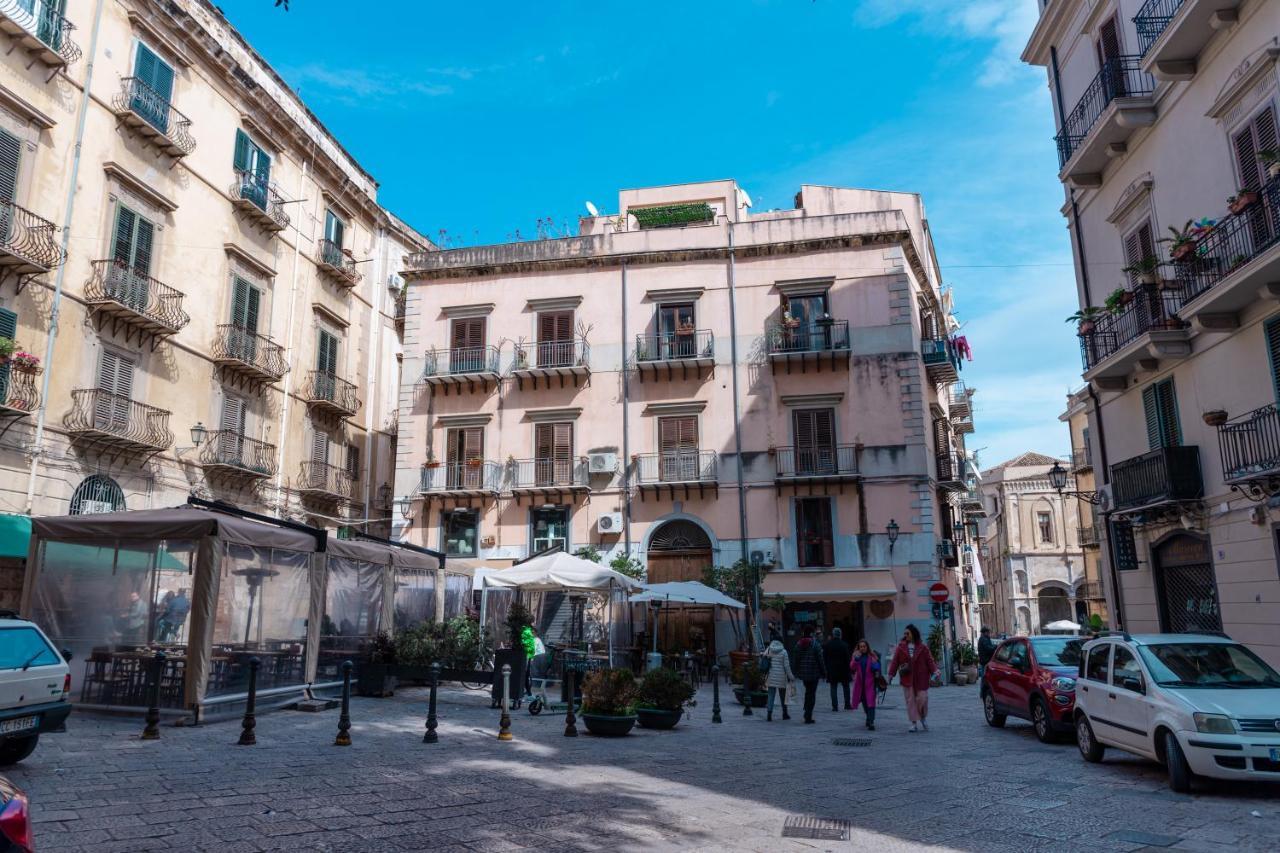 Nicolhouse - Appartamento Nel Centro Storico Di Palermo Bagian luar foto